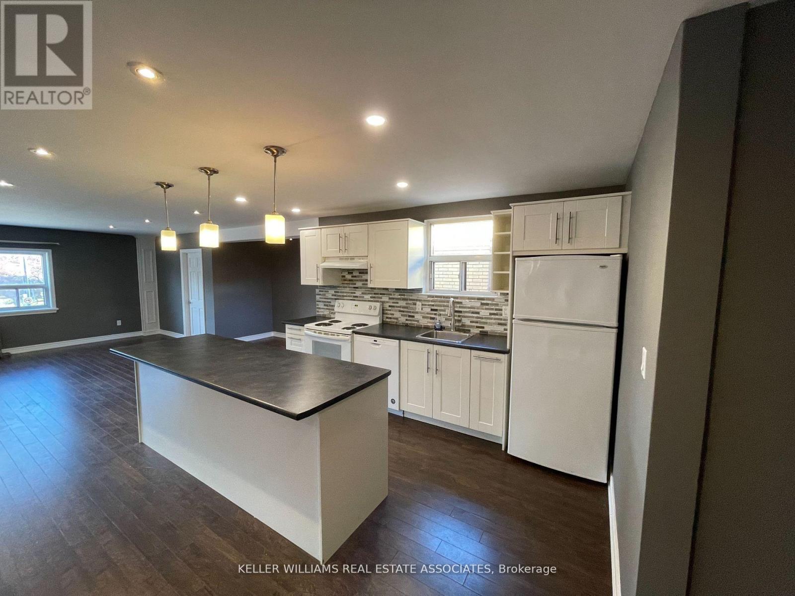 233 Lakeshore Road E, Mississauga (Port Credit), Ontario  L5G 1G8 - Photo 16 - W12130695