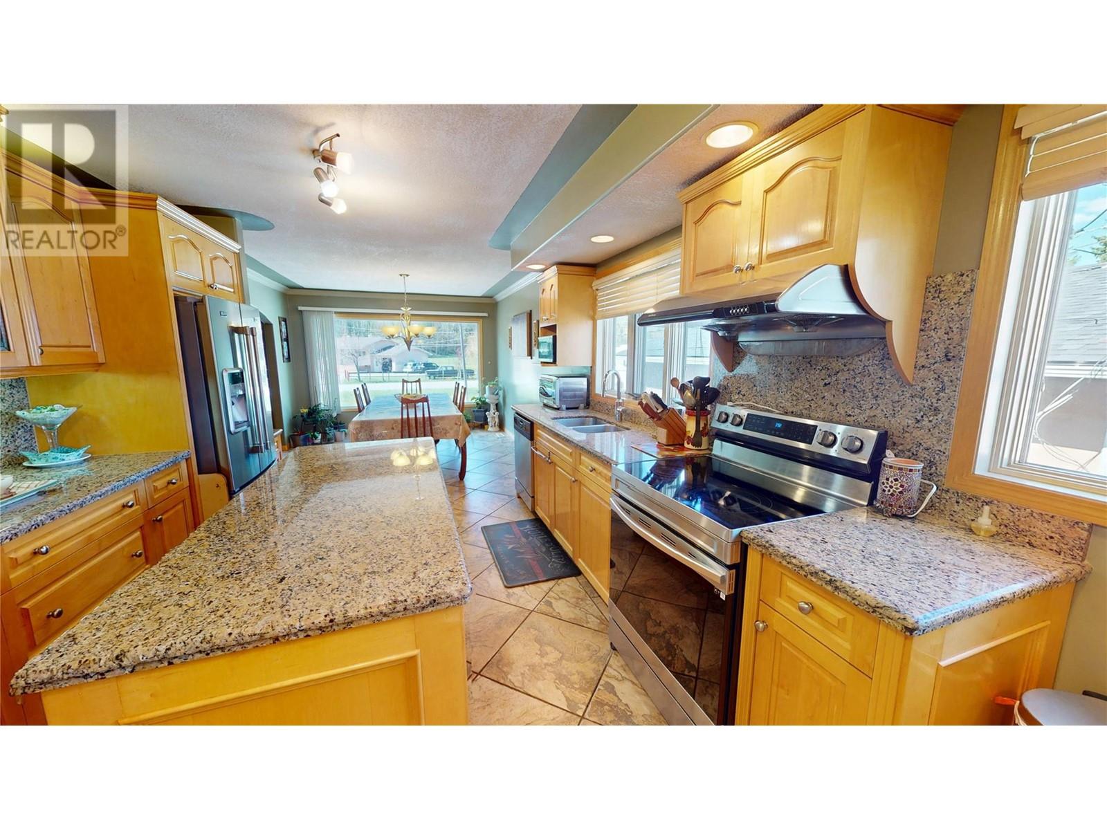 1698 Mckenzie Road, Fernie, British Columbia  V0B 1M5 - Photo 15 - 10345952
