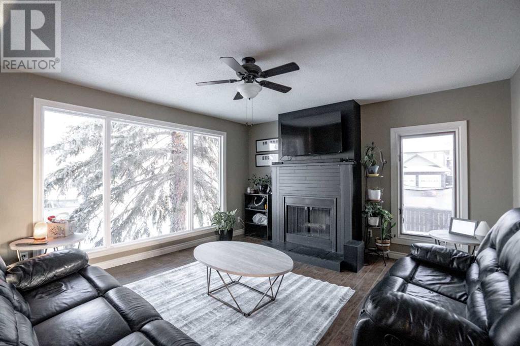 Property at 9713 75 Avenue image 3