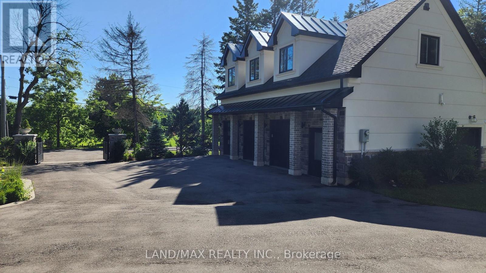 5040 Mount Nemo Crescent, Burlington, Ontario  L7M 0T6 - Photo 4 - W12127886