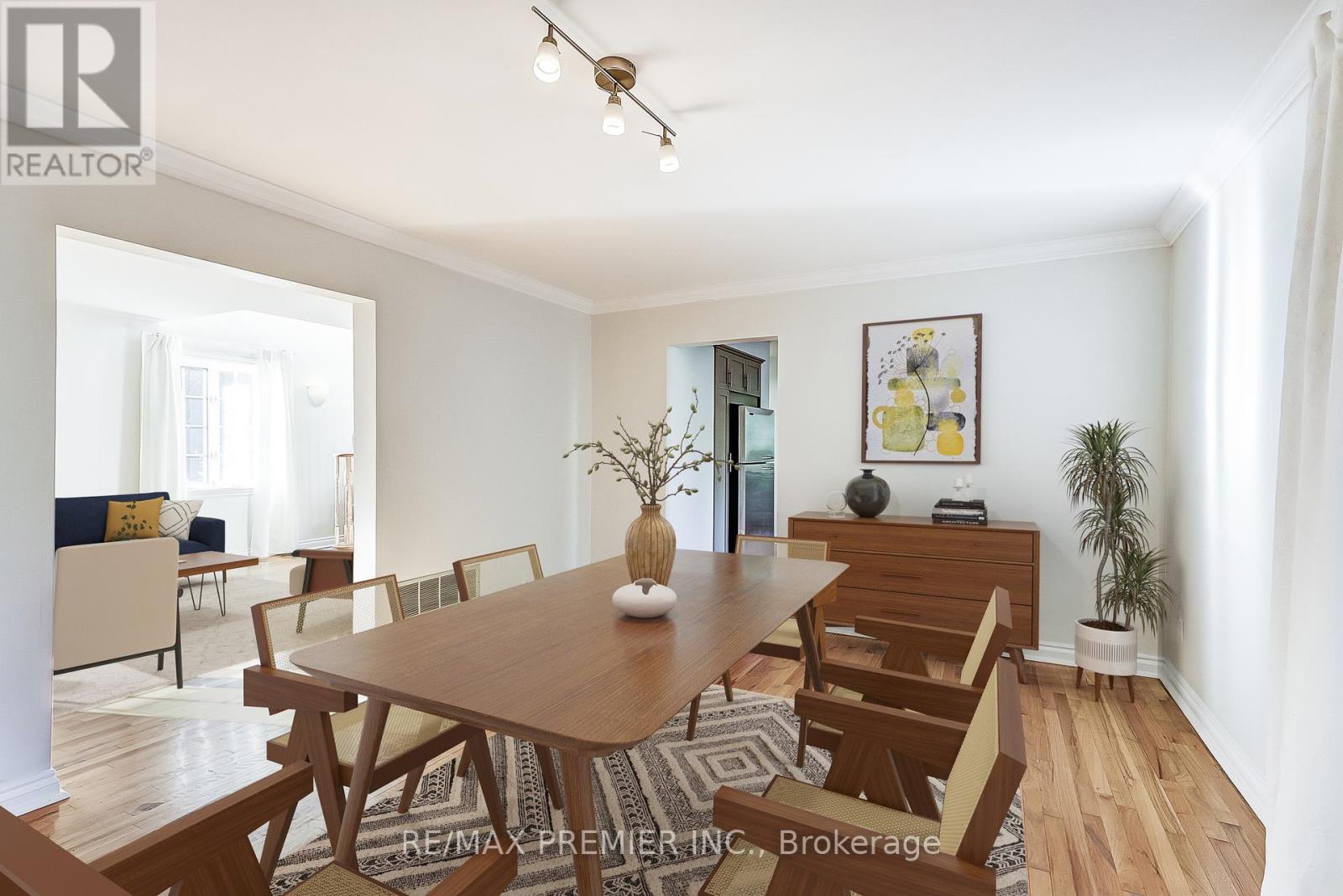 16 Woodvalley Drive, Toronto, Ontario  M9A 4H1 - Photo 8 - W12130443