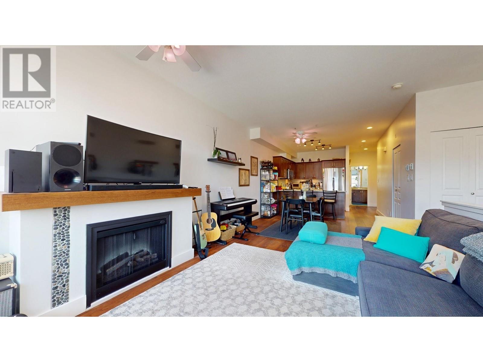 Property at 1308 MAIN STREET image 3