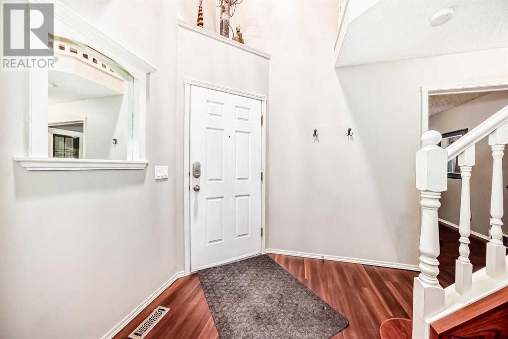10 Westfall Crescent, Okotoks, Alberta  T1S 1V6 - Photo 3 - A2198542