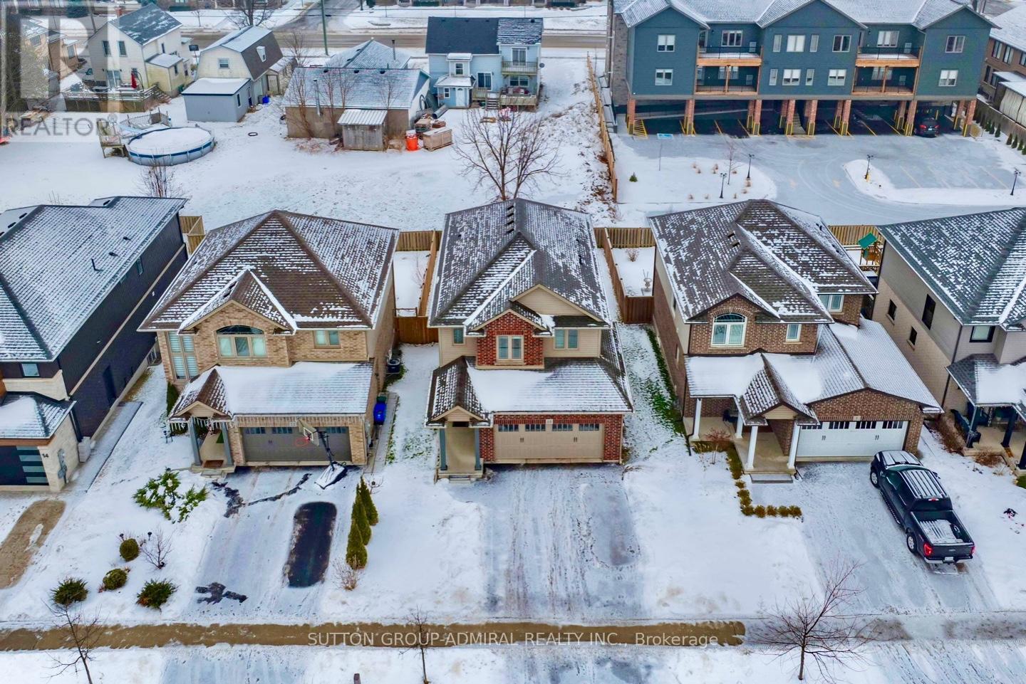 10 Bergenstein Crescent, Pelham (Fonthill), Ontario  L0S 1E6 - Photo 31 - X12130542