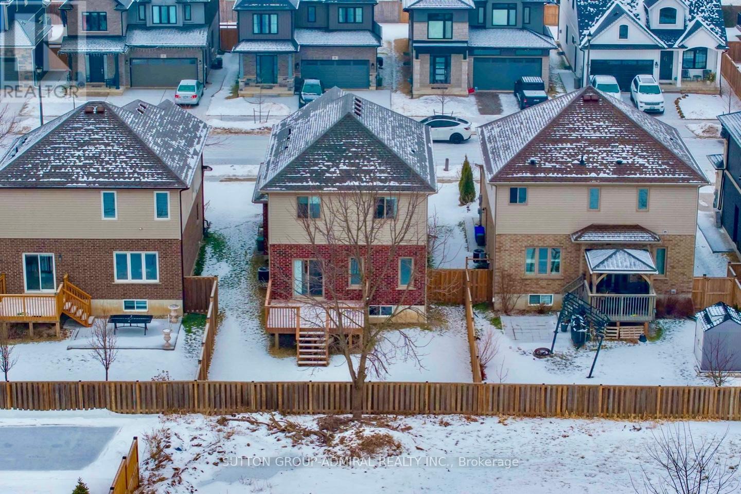 10 Bergenstein Crescent, Pelham (Fonthill), Ontario  L0S 1E6 - Photo 33 - X12130542