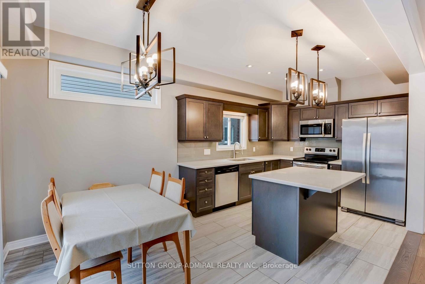 10 Bergenstein Crescent, Pelham (Fonthill), Ontario  L0S 1E6 - Photo 6 - X12130542