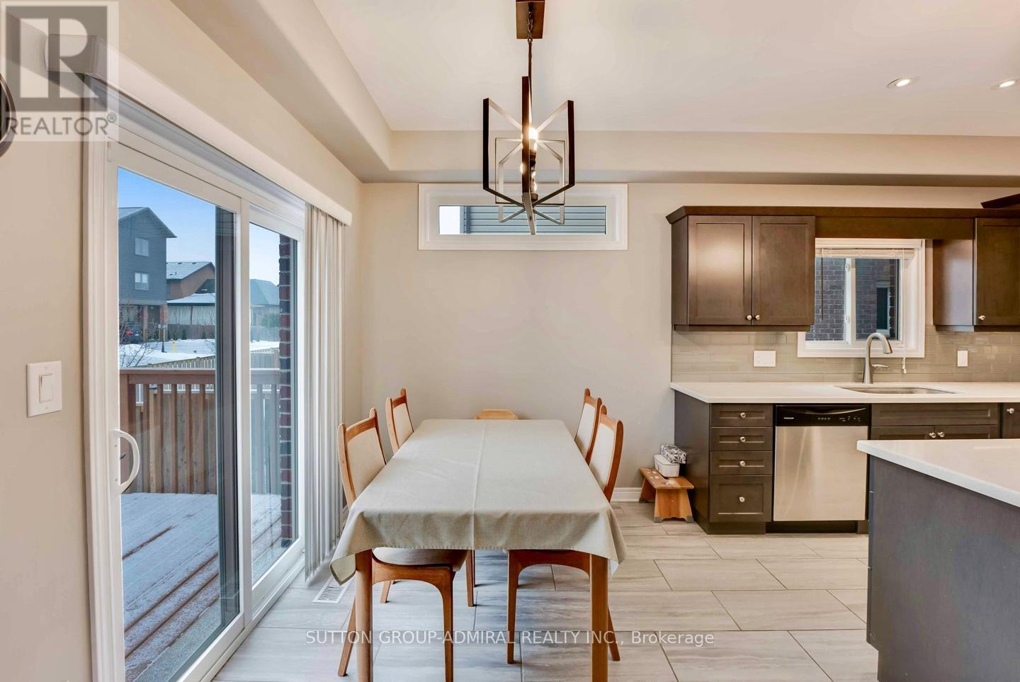 10 Bergenstein Crescent, Pelham (Fonthill), Ontario  L0S 1E6 - Photo 7 - X12130542