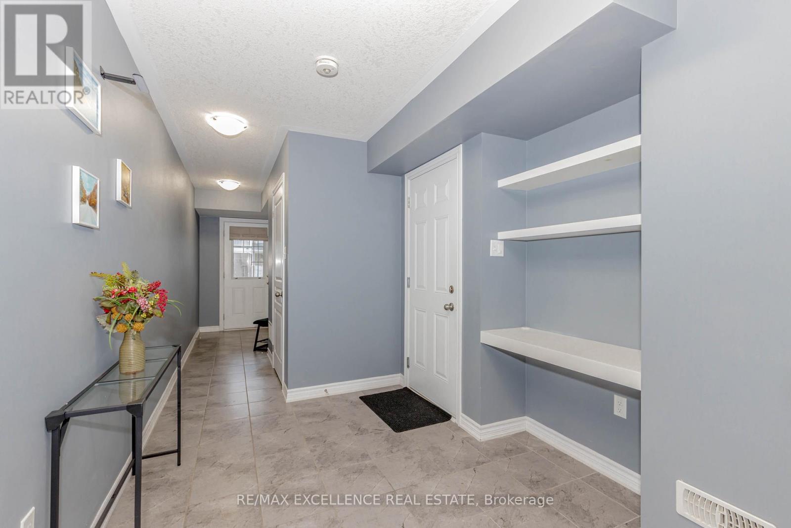 9 Hiscott Drive, Hamilton, Ontario  L8B 0A2 - Photo 9 - X12130543