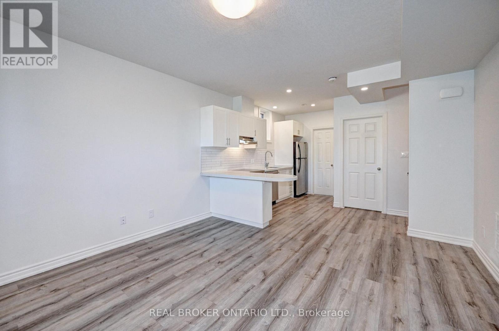 8a - 164 Heiman Street, Kitchener, Ontario  N2M 0B8 - Photo 7 - X12130563