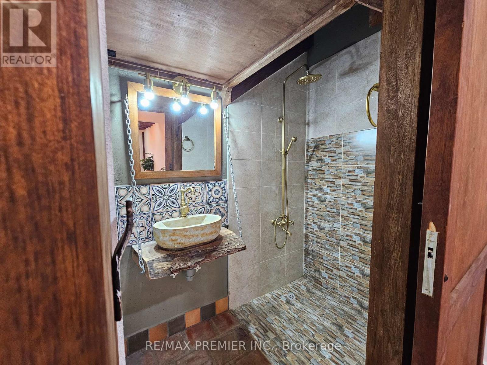 Parcelacio St Bernardo #9 - Barichara Colombia, Km 2 Vereda El Llano Pathway, Colombia, Ontario    - Photo 46 - X12128887