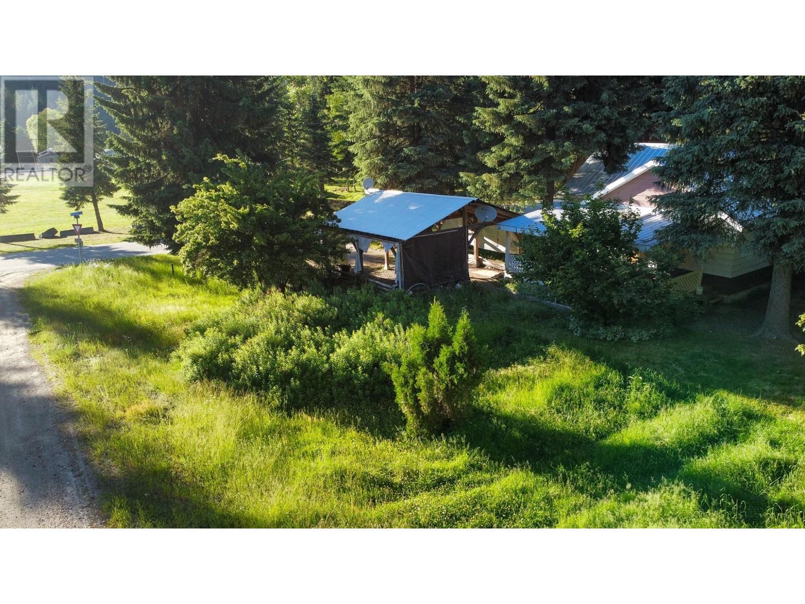 223 RIVERSIDE Avenue, Salmo, BC V0G1Z0
