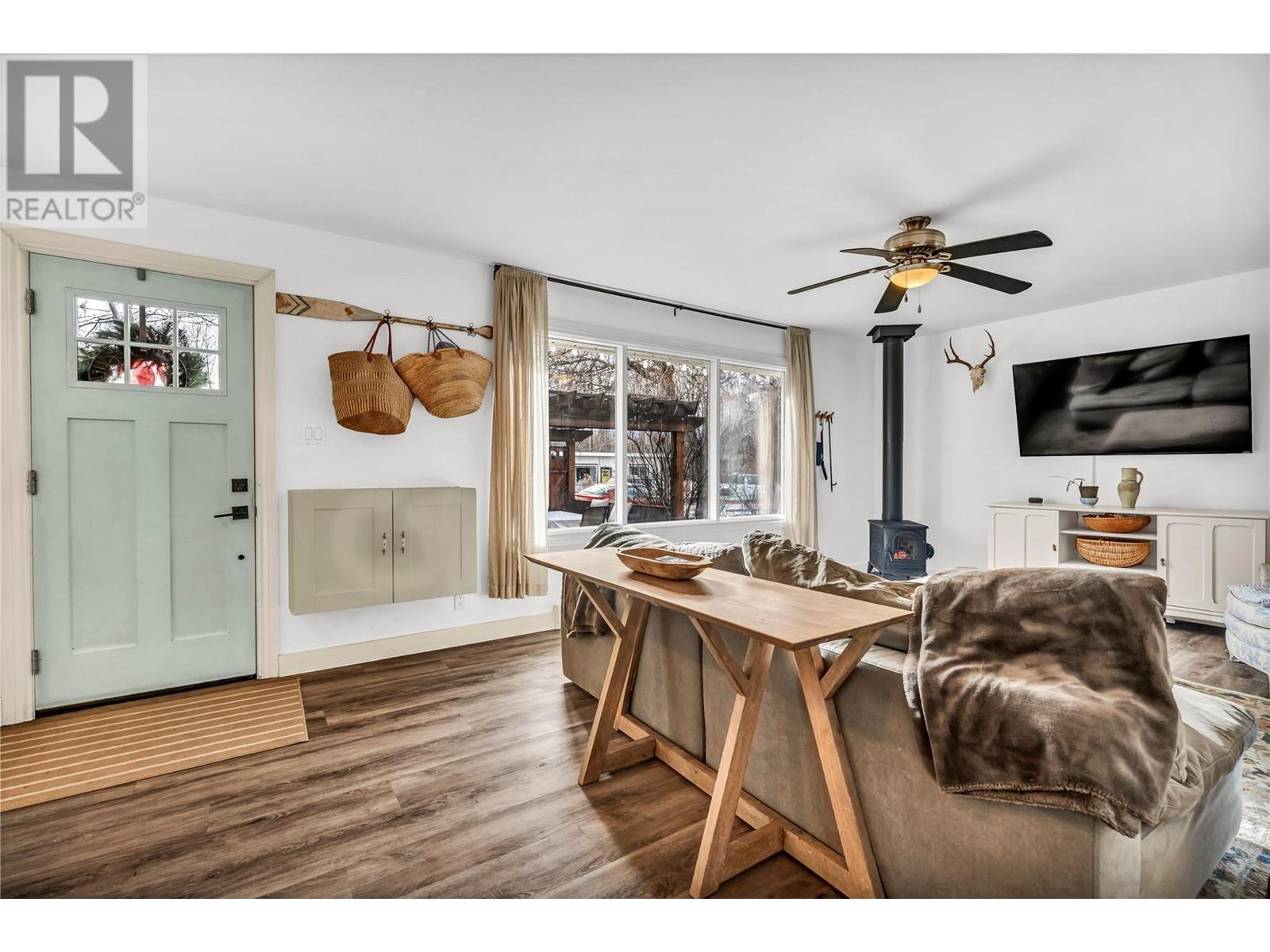 Property at 745 RITCHIE Avenue image 2