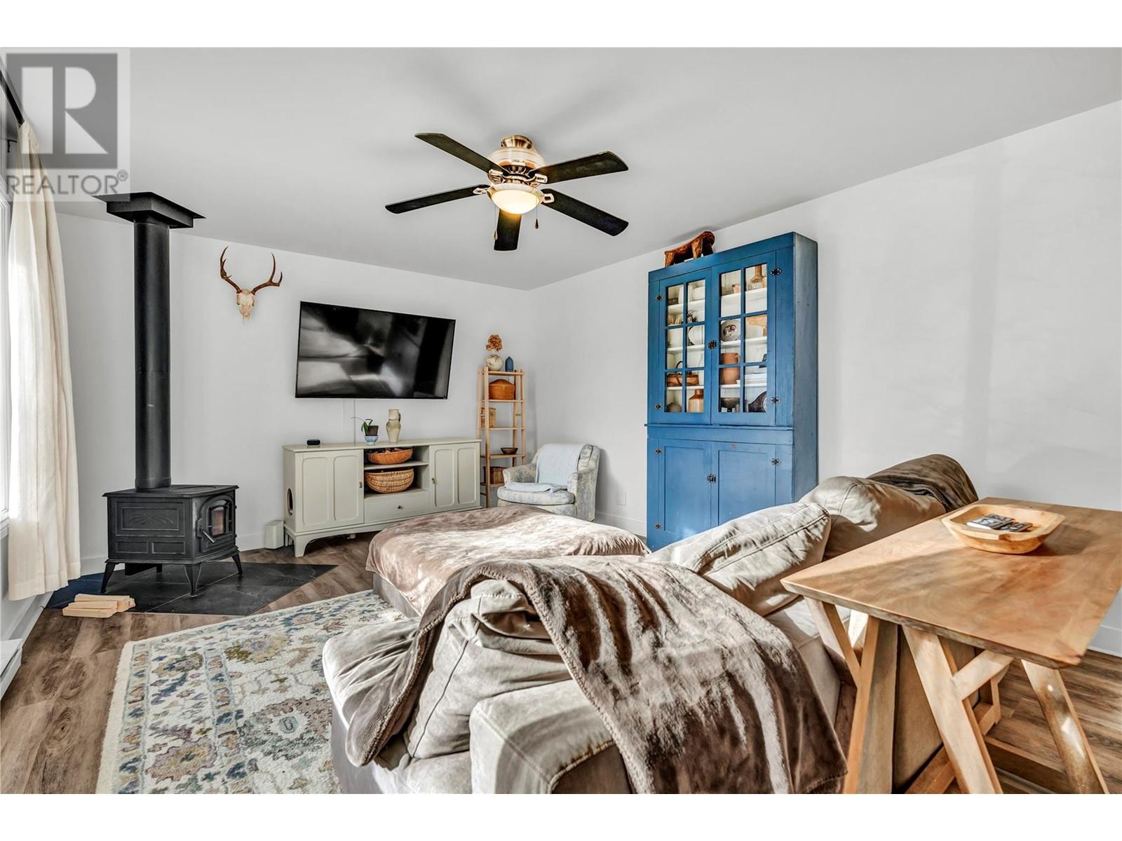 Property at 745 RITCHIE Avenue image 3