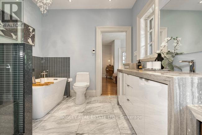 40 Castle Frank Crescent, Toronto, Ontario  M4W 3A3 - Photo 34 - C12111168
