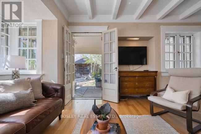 40 Castle Frank Crescent, Toronto, Ontario  M4W 3A3 - Photo 9 - C12111168