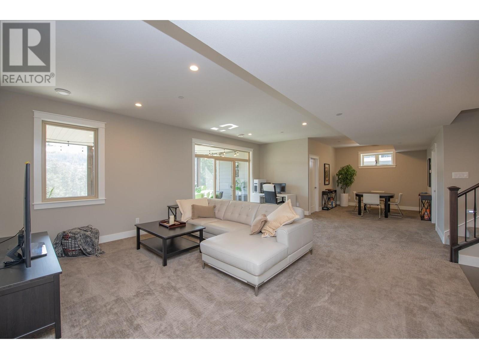 Property at 433 Longspoon Place image 4