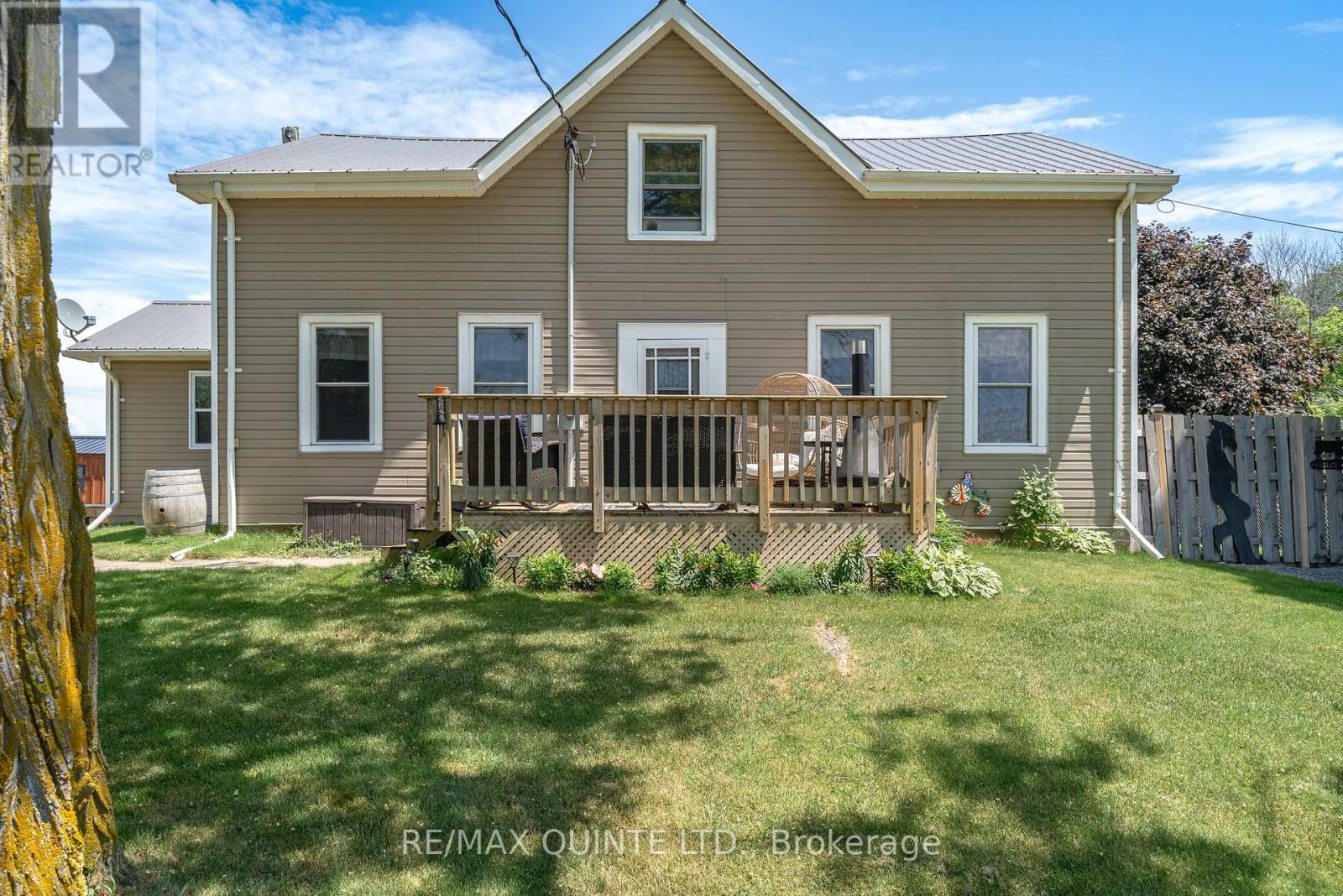 2 Baitleys Road, Prince Edward County (Hillier), Ontario  K0K 3L0 - Photo 3 - X12130969