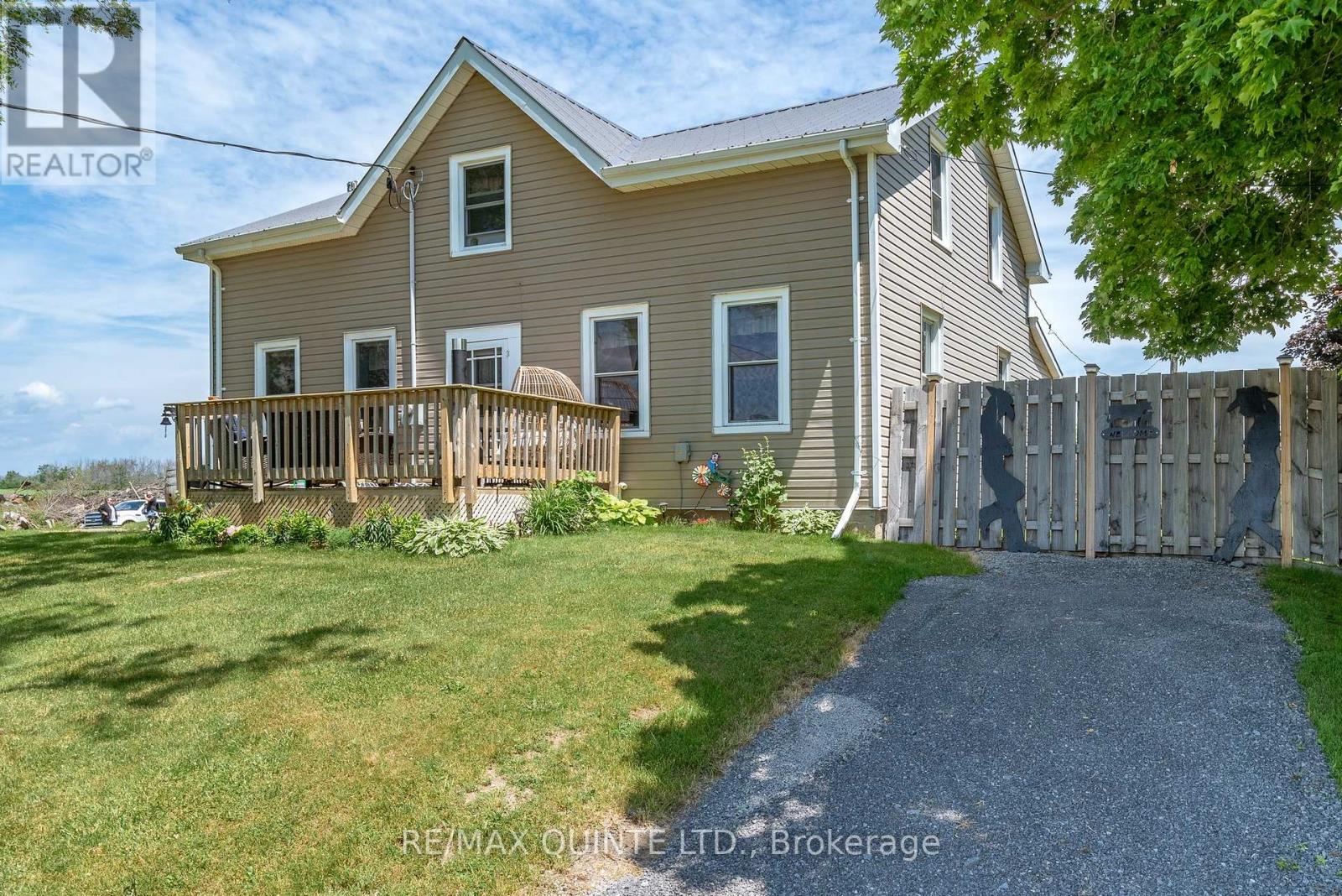2 Baitleys Road, Prince Edward County (Hillier), Ontario  K0K 3L0 - Photo 4 - X12130969