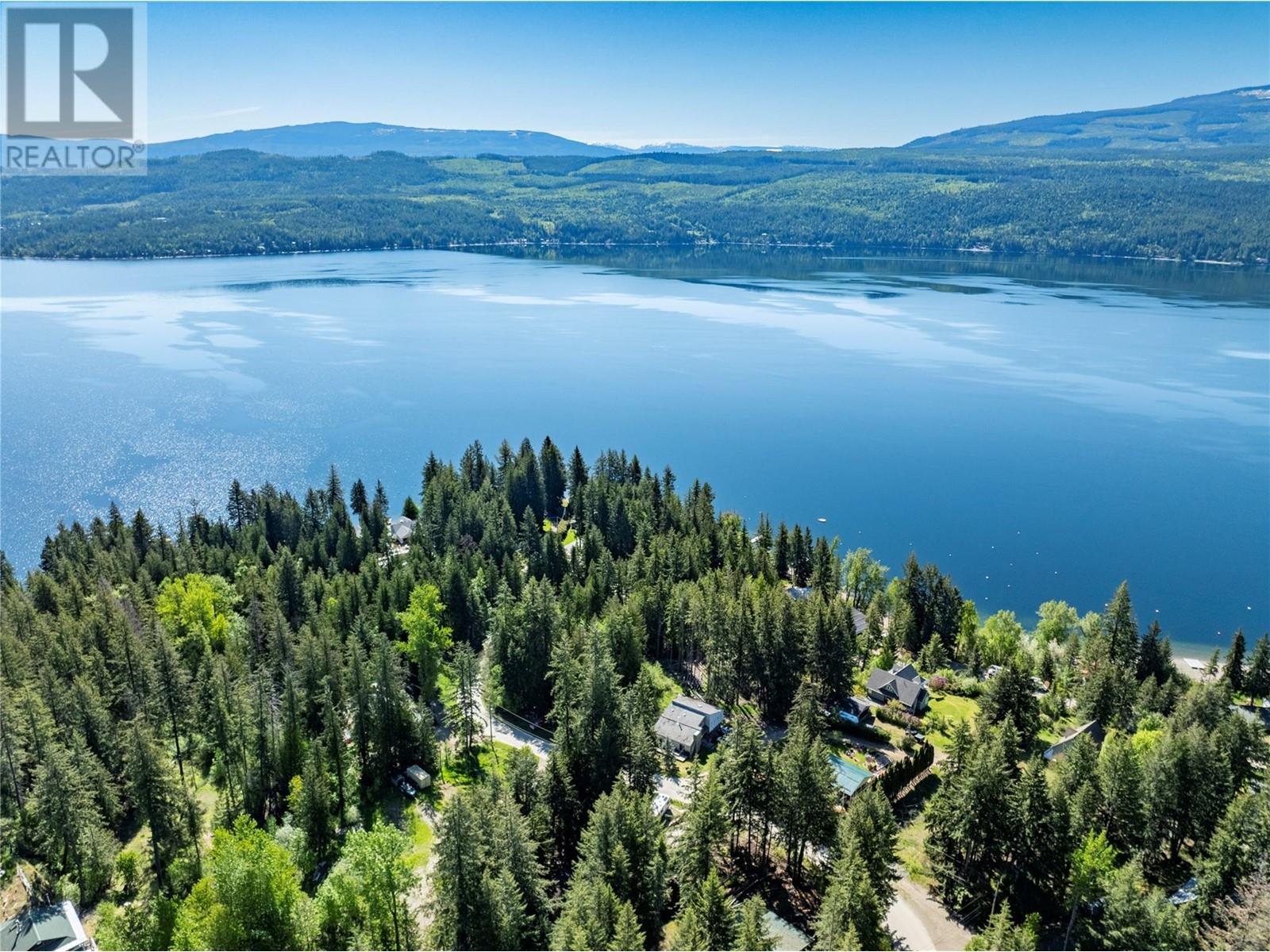 2572 Airstrip Road, Anglemont, British Columbia  V0E 1M8 - Photo 40 - 10333624