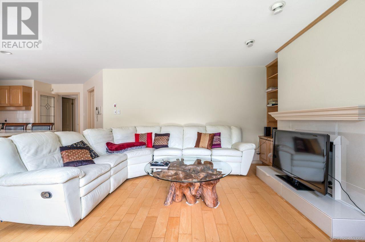 5526 Cornwall Drive, Richmond, British Columbia  V7C 5M8 - Photo 2 - R2998904