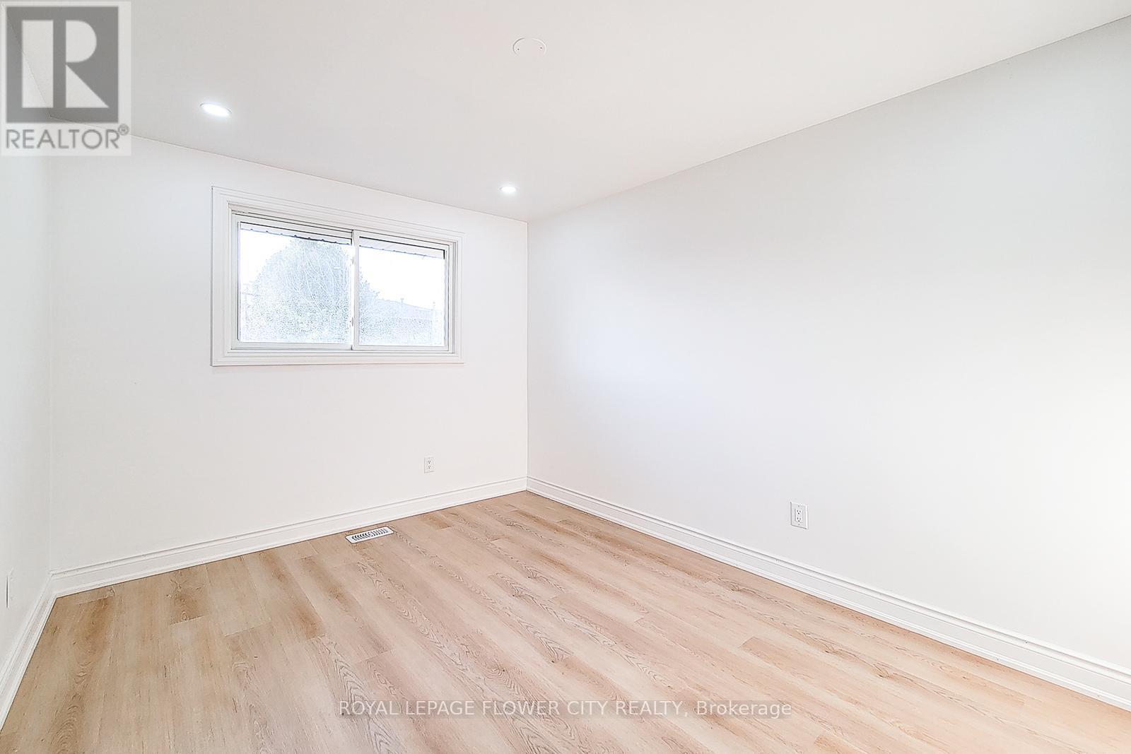56 Moxley Drive, Hamilton, Ontario  L8T 3Y7 - Photo 10 - X12102687