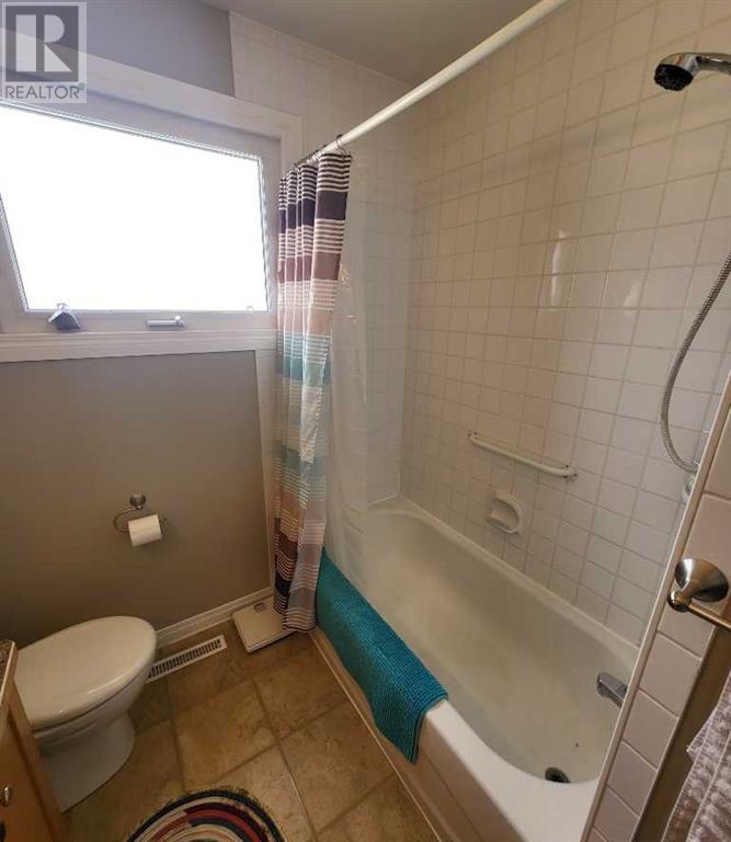 Property at 817 7 Street N image 5