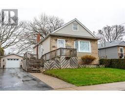 668 BURGESS Avenue, Hamilton, Ontario