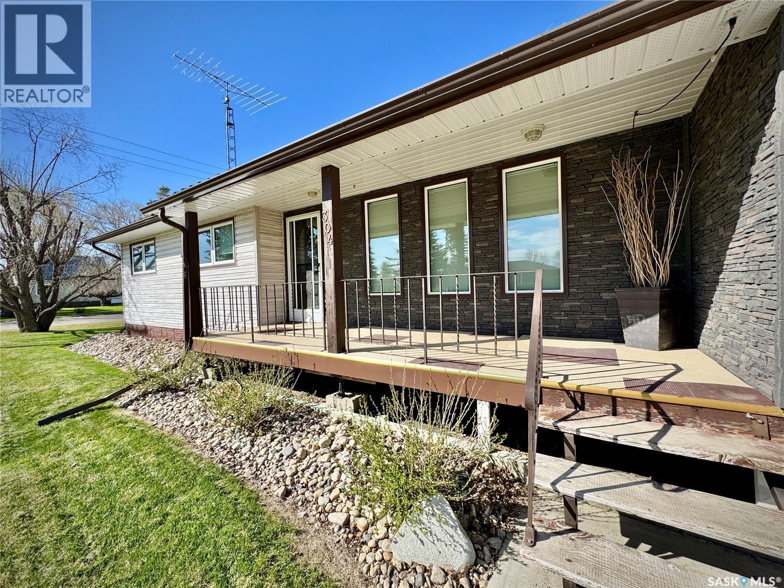 304 March Avenue E, Langenburg, Saskatchewan  S0A 2A0 - Photo 35 - SK996898