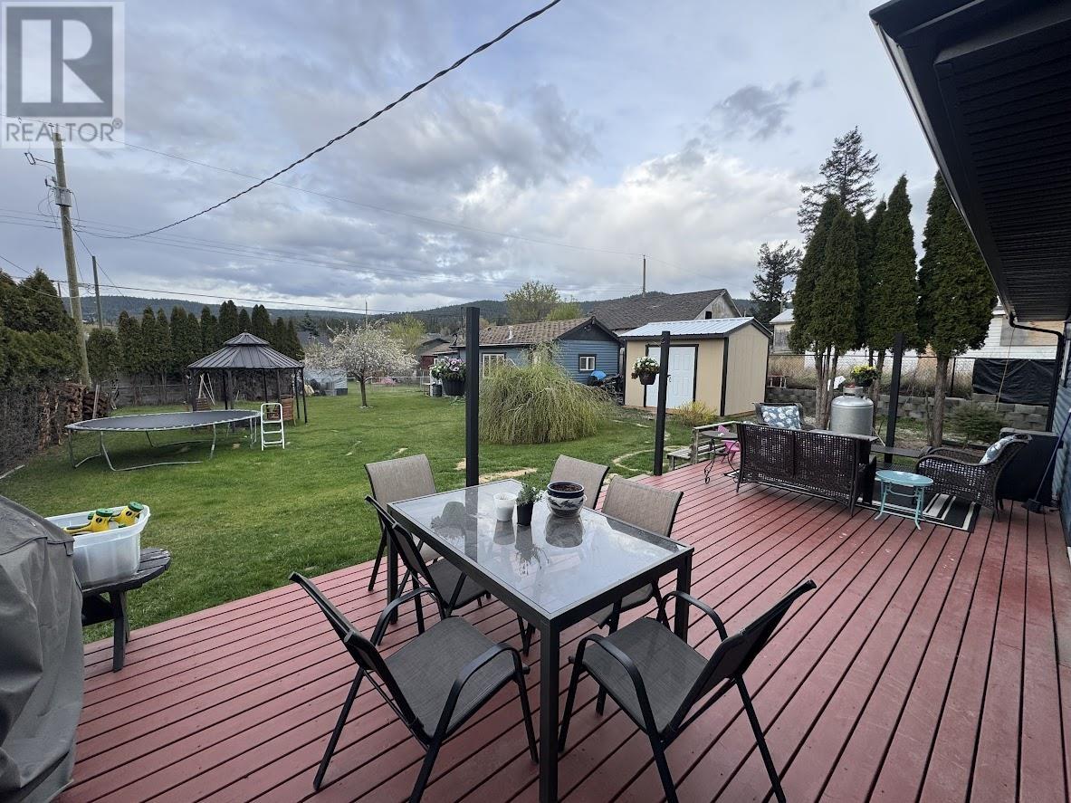 Property at 2018 N MACKENZIE AVENUE image 5