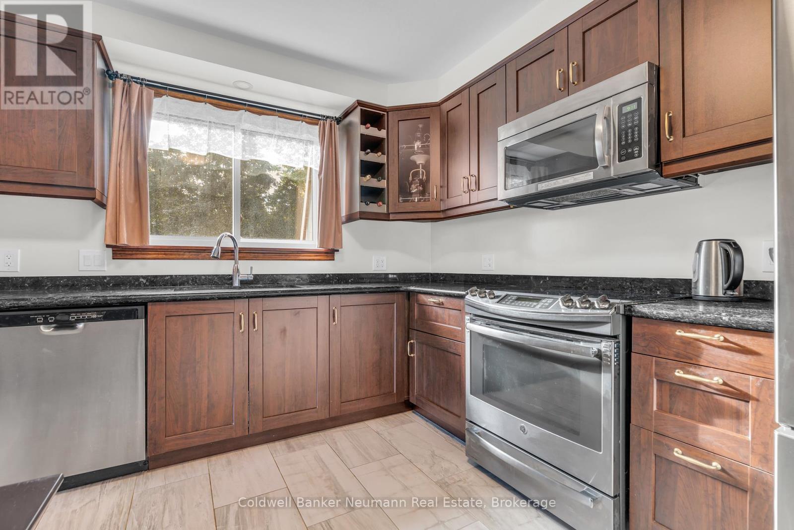 2 Hamilton Drive, Guelph/eramosa, Ontario  N1E 0N9 - Photo 9 - X12130820