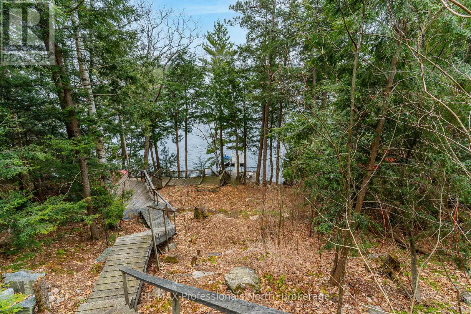 5997 Kennisis Lake Road, Dysart Et Al, Ontario  K0M 1S0 - Photo 37 - X12130981