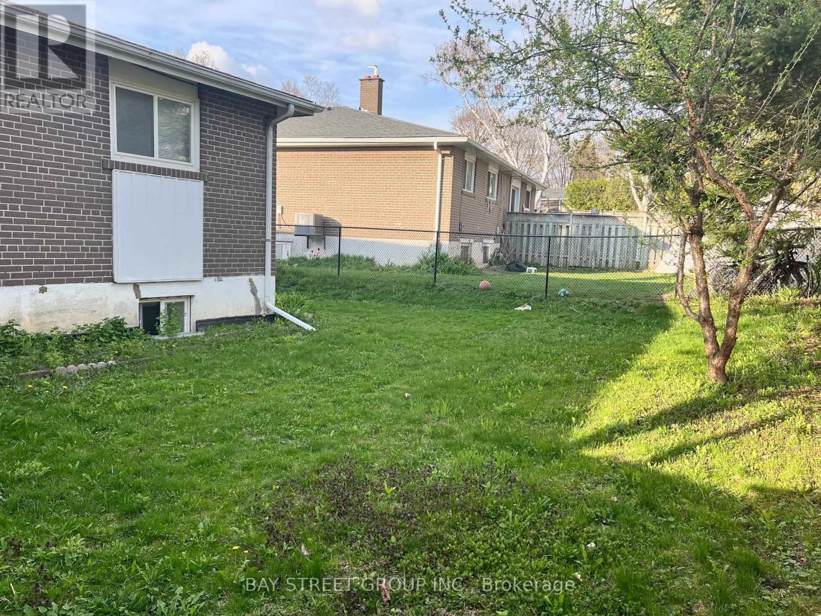 728 Sunnypoint Drive, Newmarket, Ontario  L3Y 2Z8 - Photo 5 - N12114020