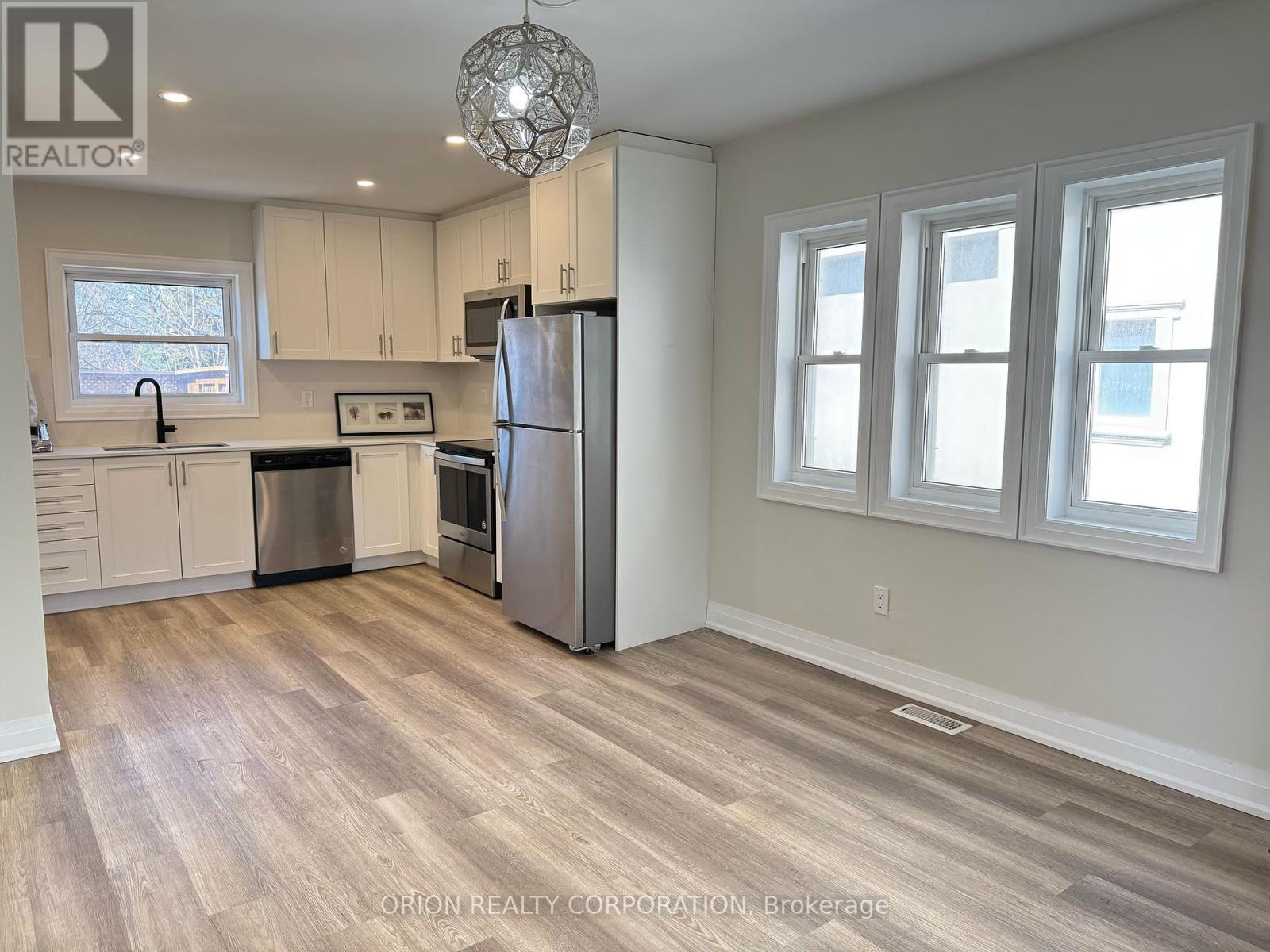 Upper - 1016 Haig Boulevard, Mississauga, Ontario  L5E 2M5 - Photo 16 - W12122120