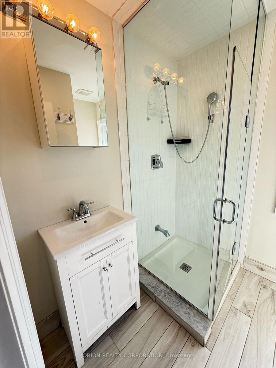 Upper - 1016 Haig Boulevard, Mississauga, Ontario  L5E 2M5 - Photo 33 - W12122120