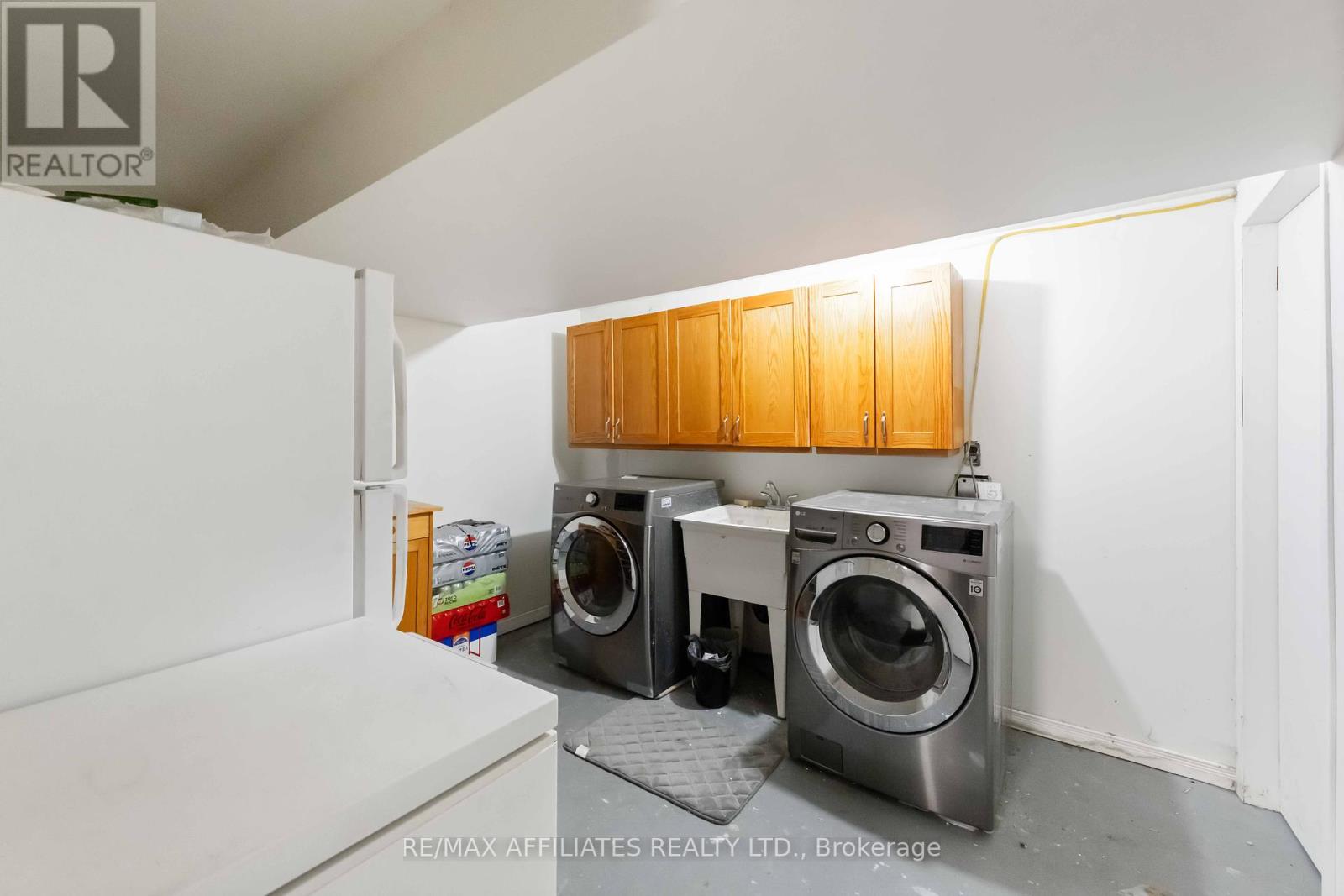2 Teakwood Court, Ottawa, Ontario  K1K 4B4 - Photo 41 - X12130931