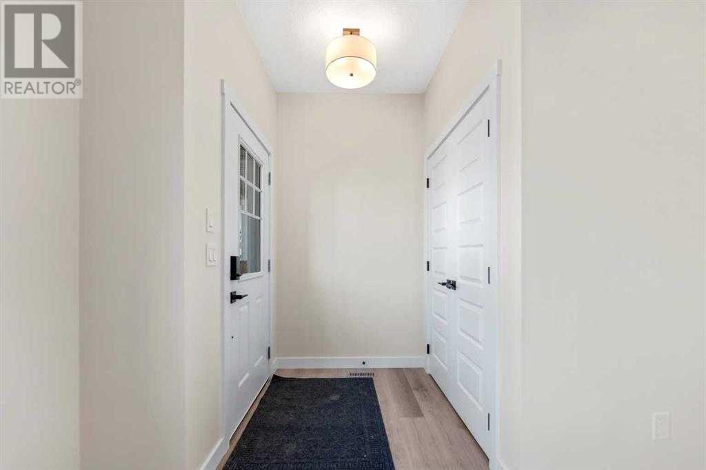 Property at 734 Bayview Hill SW image 3