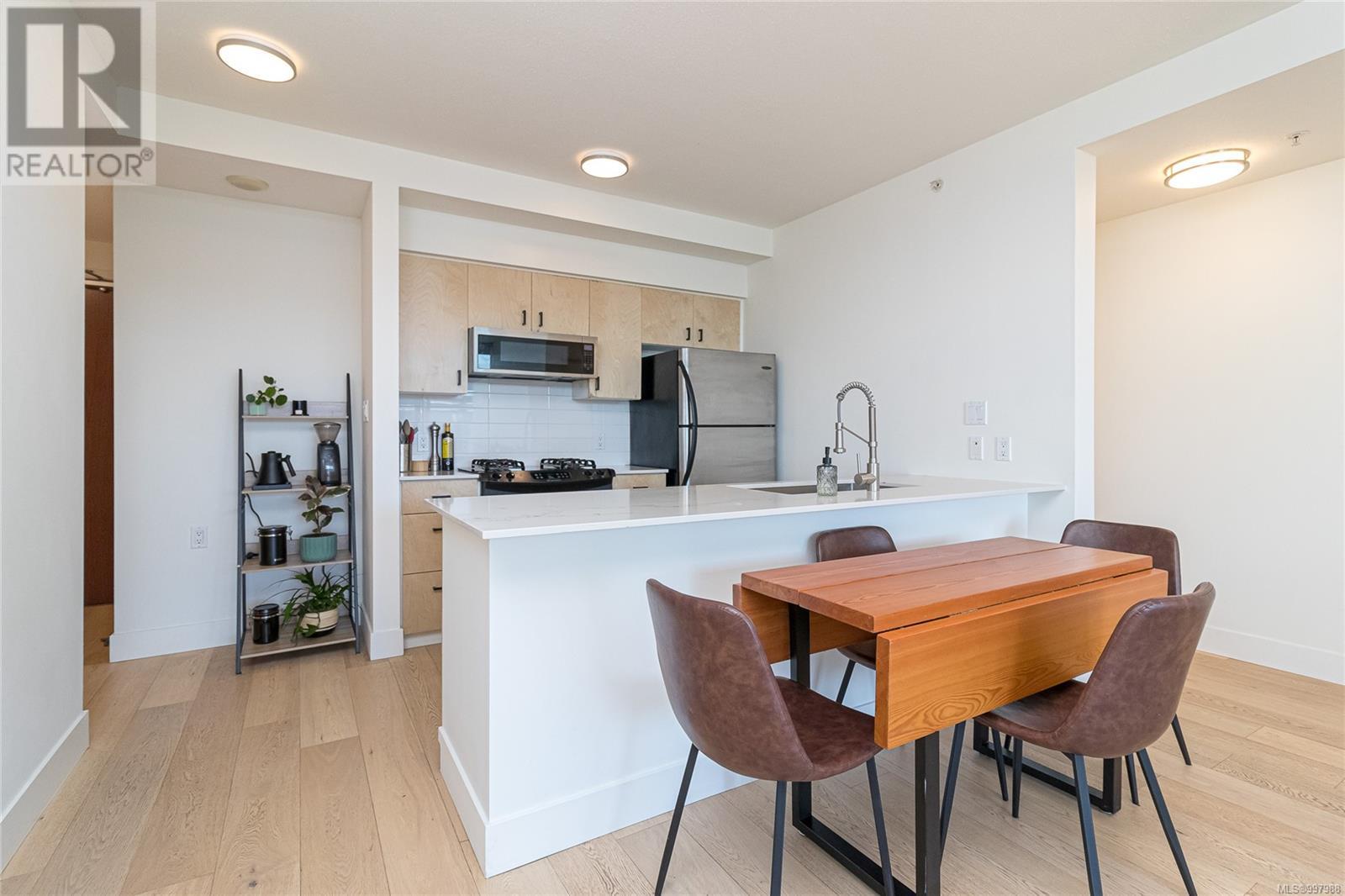 716 160 Wilson St, Victoria, British Columbia  V9A 7P9 - Photo 10 - 997988