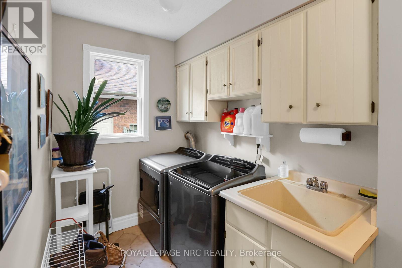 1152 Rushbrooke Drive, Oakville, Ontario  L6M 1K1 - Photo 23 - W12130885