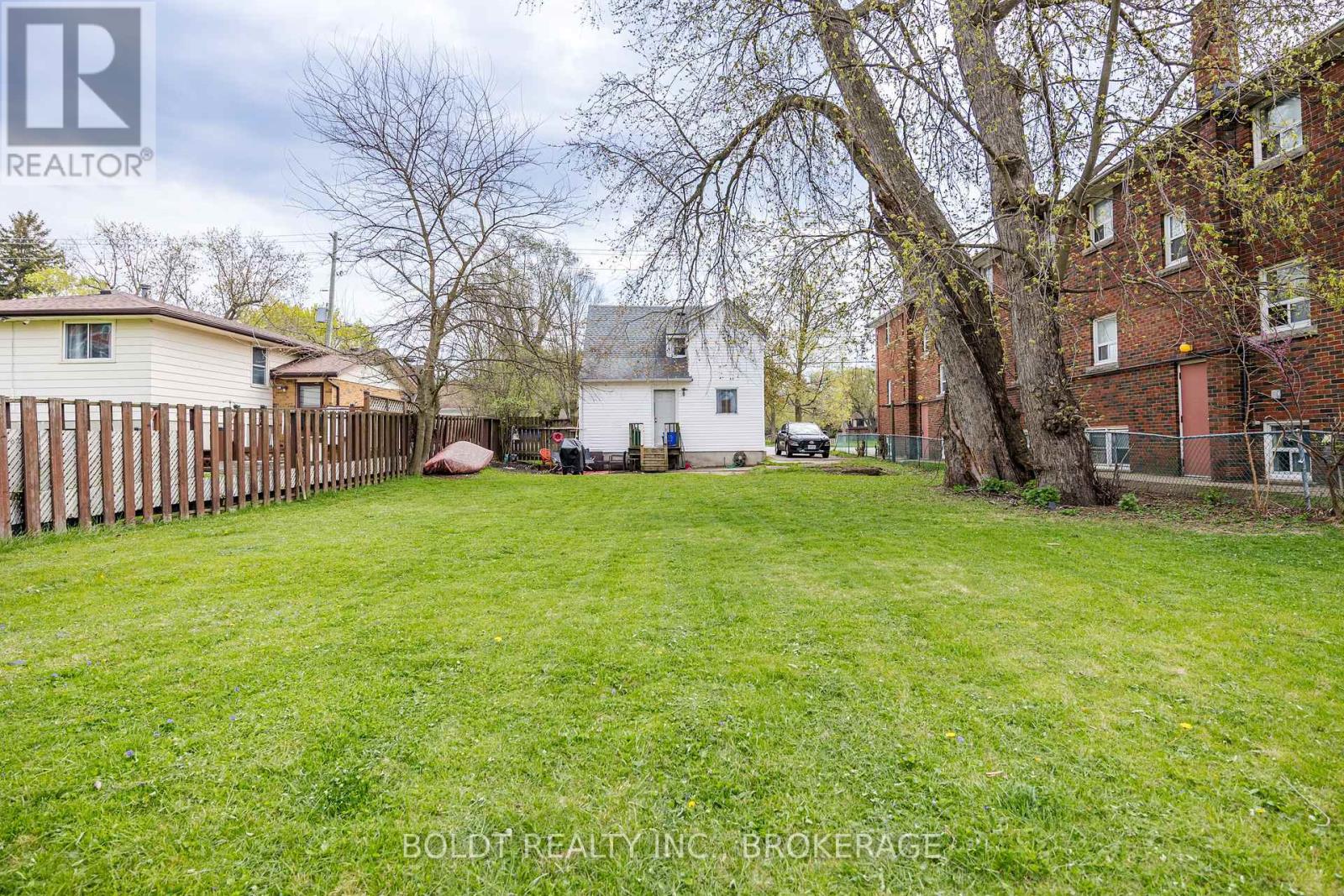 6019 Dorchester Road, Niagara Falls, Ontario  L2G 5S8 - Photo 18 - X12130828