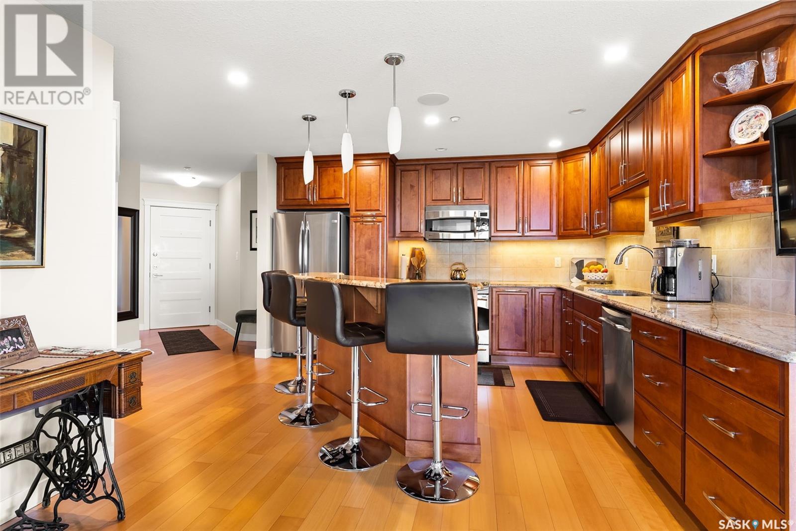 Property at 702 2300 Broad STREET image 4