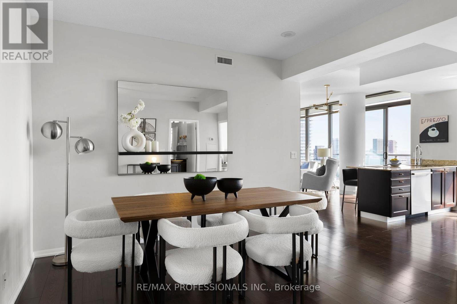 4405 - 832 BAY STREET, Toronto, Ontario