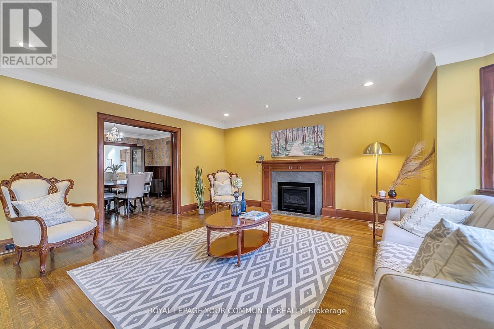 Property at 212 GLENAYR ROAD image 3
