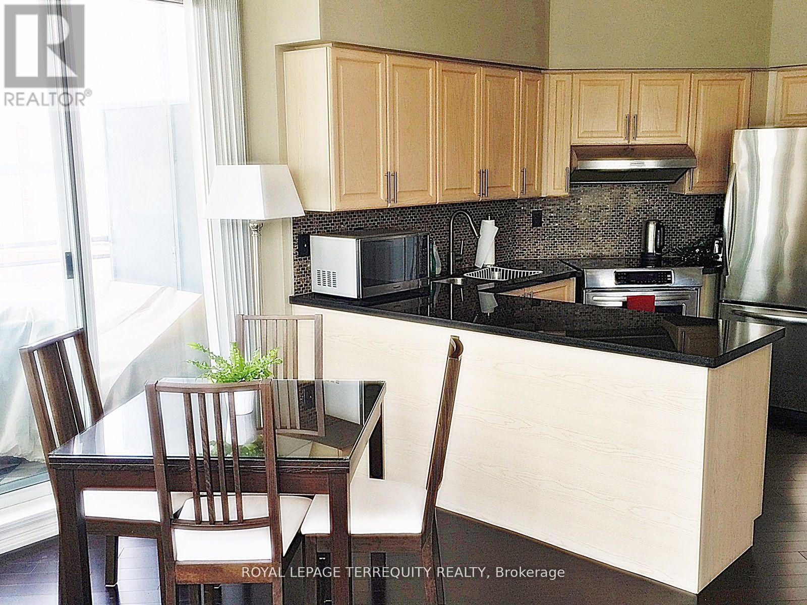 1202 - 228 Queens Quay W, Toronto, Ontario  M5J 2X1 - Photo 11 - C12130765