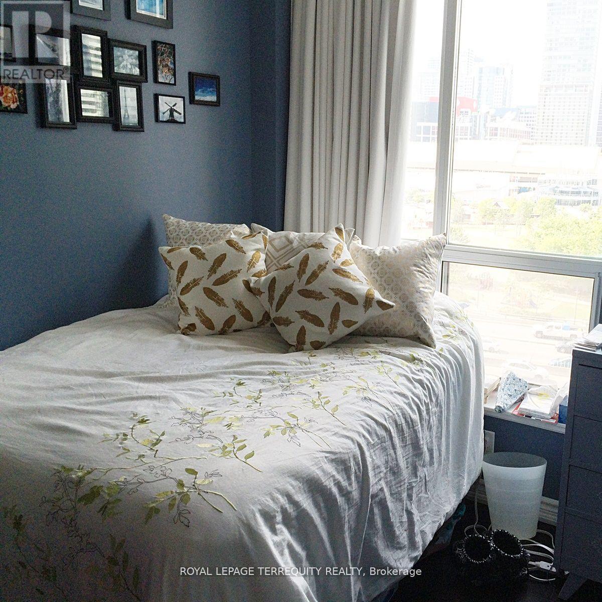 1202 - 228 Queens Quay W, Toronto, Ontario  M5J 2X1 - Photo 22 - C12130765