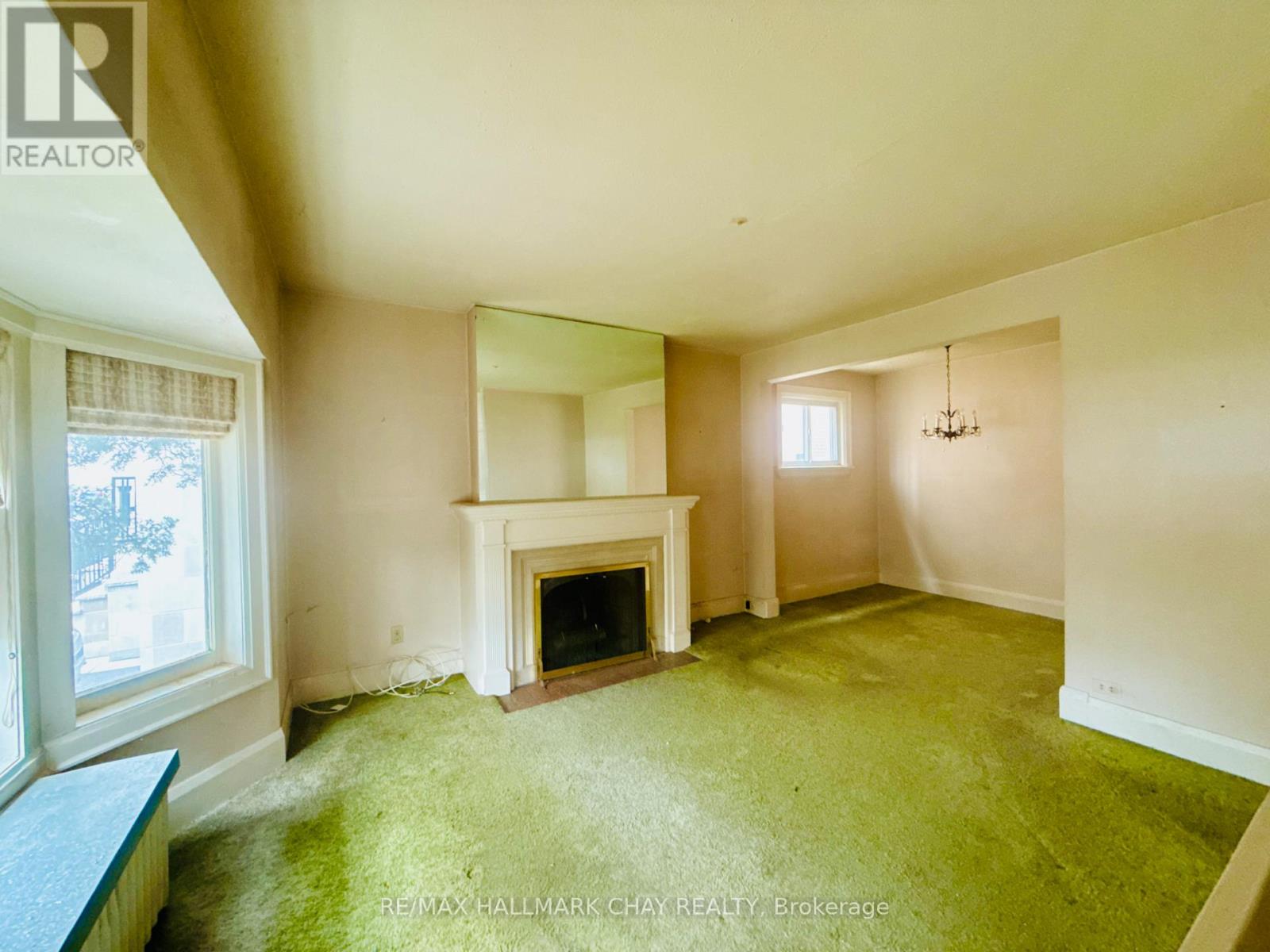 310 St Germain Avenue, Toronto, Ontario  M5M 1W3 - Photo 8 - C12130797