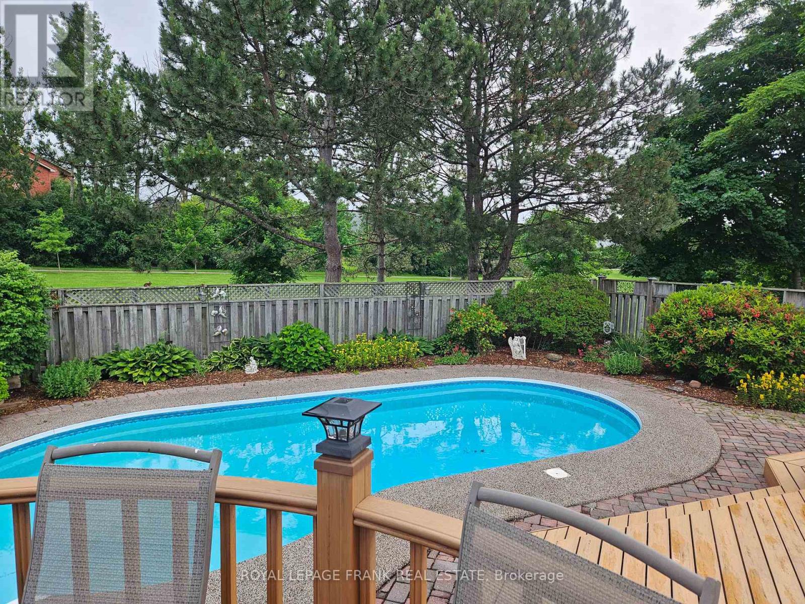 Property at 27 POPLAR PARK CRESCENT N image 2