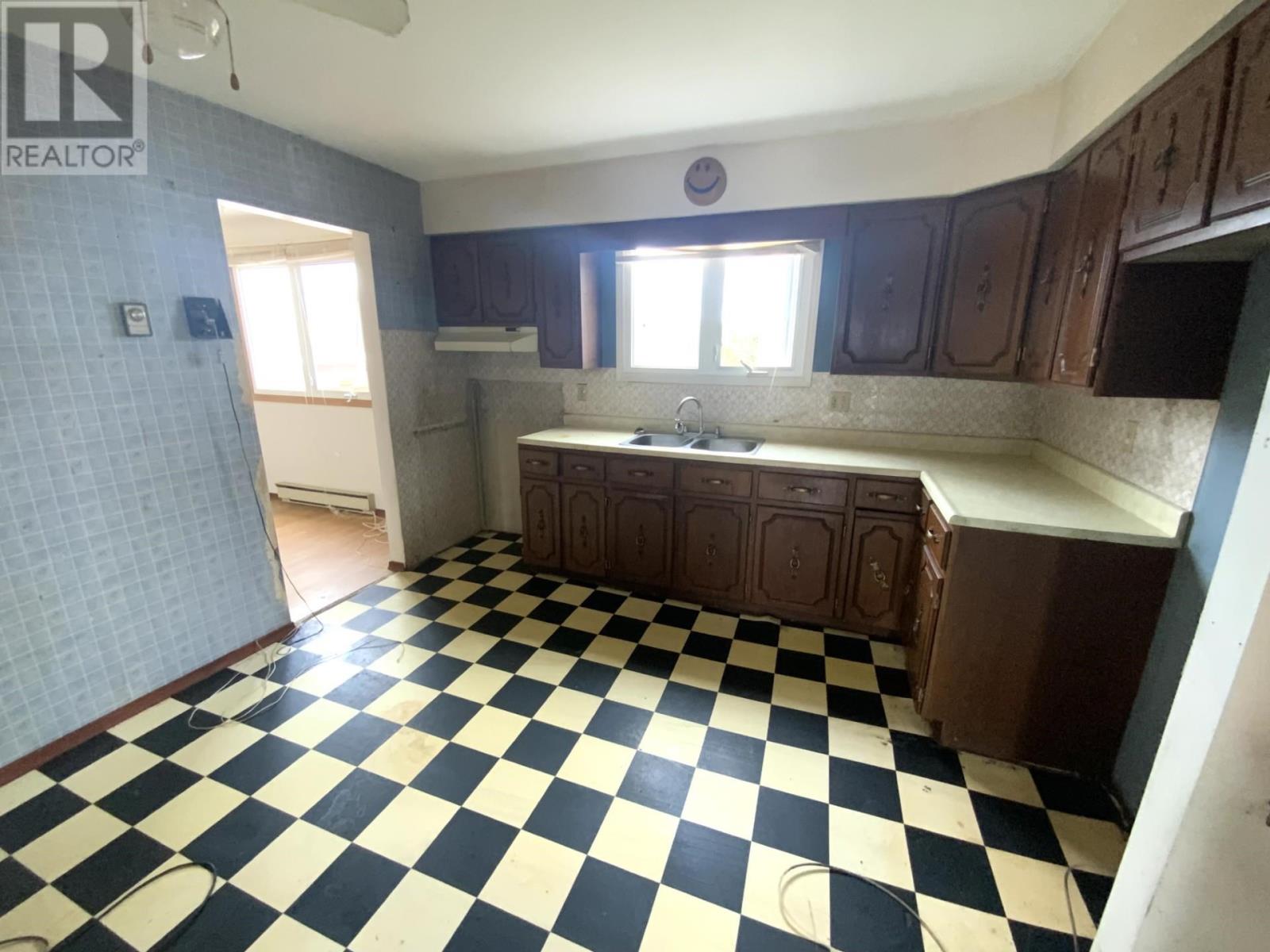 389 Boundary, Sault Ste. Marie, Ontario  P6A 5Z2 - Photo 2 - SM251005