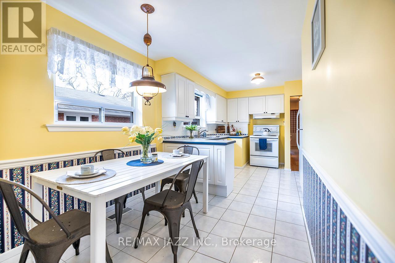 16 Gloaming Drive, Toronto, Ontario  M1E 2Z3 - Photo 4 - E12131032