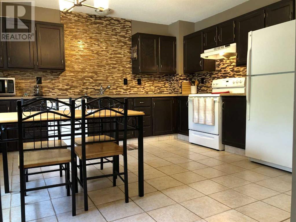 5929 54 Street, Rocky Mountain House, Alberta  T4T 1L9 - Photo 9 - A2217138