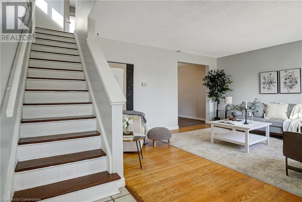 Property at 347 CYRUS Street image 4